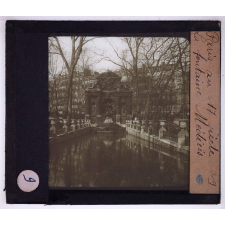 Paris au XVIIè siècle. La fontaine Médicis.