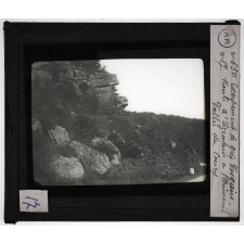 Les Grès bigarrés du département des Vosges. Particularités géologiques et agricoles de la Vôge. Escarpement de grès Vosgiens. Route d'Uzemain à Uriménil. Vallée du Coney.