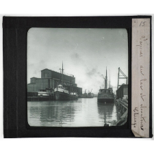 Etats-Unis. Vapeurs du lac et élévateur, Chicago.