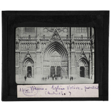 Autriche. Vienne. Eglise votive. Portail.