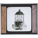 Phénomènes généraux de l'optique et applications. Coupe d'un phare de premier ordre.