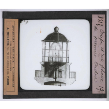 Phénomènes généraux de l'optique et applications. Coupe d'un phare de premier ordre.