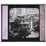 L'Imprimerie des origines à 1900. Creuset de la machine à fondre les caractères.
