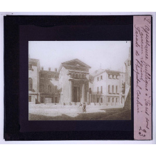L'Assistance publique à Paris sous l'ancien régime. Façade de l'hôpital Cochin.