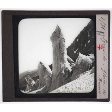 Mont-Blanc. Pyramides. Glacier des Bossons.