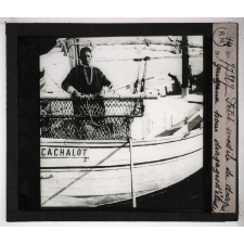 La Pêche et la culture de l'éponge. Petit modèle de drague gangava pour dragages d'études.