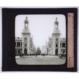 Les Palais de la rive droite et des Invalides. Entrée de l'avenue Nicolas II (Exp. 1900).