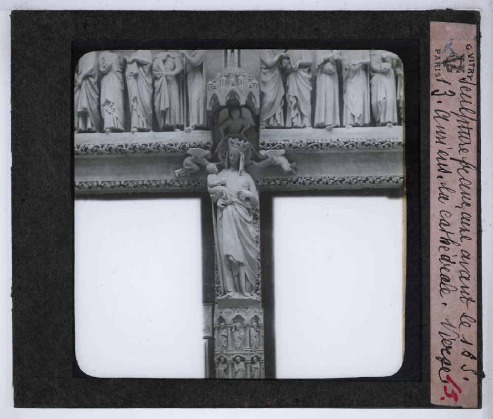 La Sculpture française d'après le musée de moulages du Trocadéro. I. Avant le XVIe siècle. Amiens. La Cathédrale. Vierge.