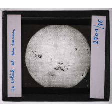 La Terre et le soleil. Le soleil et ses taches.
