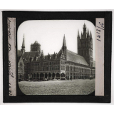 Belgique. Ypres. Les Halles.