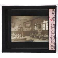 L'Art à l'école. Préau de l'école maternelle rue Anquetil, Reims.