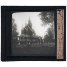 Norvège, montagnes, vallées. L'Eglise à Telemark.