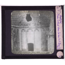 Villes martyres. Soissons. Trou d'obus dans la tour de Saint Jean de Veynes.