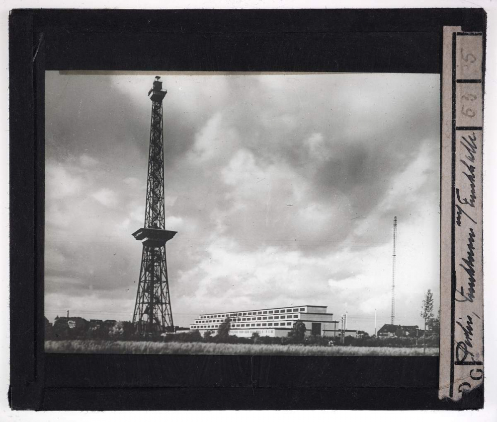 Berlin. Funkturm m/ Funkhalle.