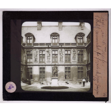 Paris au XVI. L'Hôtel carnavalet, la façade de Jean Goujon.