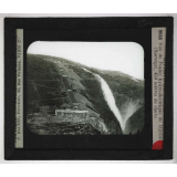 Nitrate de soude. Vue de l'usine hydro-électrique de Rjukand (Norvège), 450 mètres de chute. 