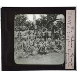 Nouvelle Guinée. Iles Salomé. Groupe d'Indigènes hommes et femmes.
