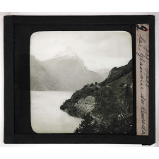Les Lacs. Lac glaciaire du Canada.