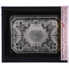 L'Art au petit Palais. Coll. Dutuit. Plat aux armes de St Simon.
