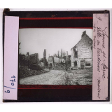 Somme et Marne en 1918. Ville en Tardenois, maisons en ruines.