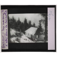 Roumanie actuelle. Une maison d'abri dans les Carpathes.