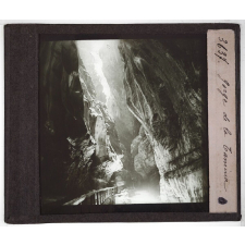 Suisse, montagnes, lacs. Gorge de la Tamina.
