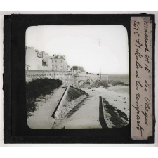 Les Plages. St Malo et les remparts.