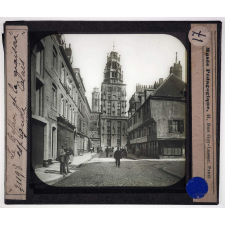 Nord-Ouest. Le Beffroi et la maison espagnole. Calais.