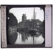 La Hollande. Dordrecht, Le Neuwenhaven et l'Eglise.