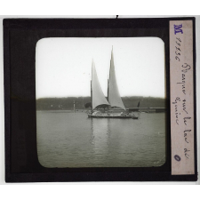 Suisse, montagnes, lacs. Barque sur le lac de Genève.