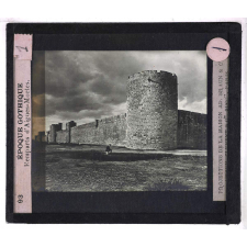 Architecture gothique II. - Constructions militaires, publiques et civiles. Remparts d'Aigues-Mortes.
