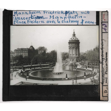 Bade. Mannheim Friedrichplatz mit Wasserturm. Mannheim, Place Frédéric avec le château d'eau.