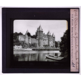 Les Châteaux historiques français. Château de Josselin. Façade Ouest.