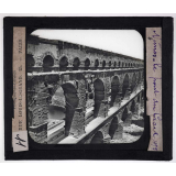 Midi. Nîmes. Le pont du Gard.