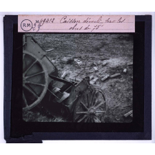 La Bataille de la Marne. Caisson démoli par les obus de 75.