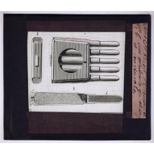 Art Militaire. Fusil allemand, vue générales du chargeur et cartouches.