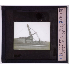 Le Musée de marine au Louvre. Opération d'abatage de l'obélisque.