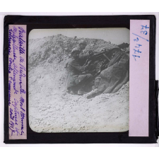 Guerre 1914-1918. Champs de bataille. Bataille de Verdun, le Mort-Homme. Mitrailleuse allemande capturée et retournée contre l'ennemi, août 1917.