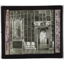 Russie. Palais de Peterhoff. Salle des portraits.