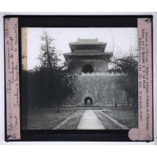 Les Grands temples de l'Extrême-Orient. Chine. Environs de Pékin. Tombeaux des Mings. Tombeau de Yong-Lo. Le mausolée.