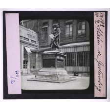 L'Imprimerie des origines à 1900. Statue de Gutenberg.