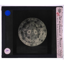 L'Art au petit Palais. Coll. Dutuit. Plat en faïence de Damas.