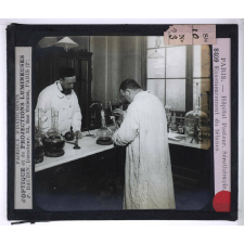 Sérothérapie. Préparation des divers sérums de l'Institut Pasteur de Paris. Ensemencement du tétanos.