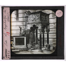 Art Italien. Pise. Le Baptistère. La chaire.