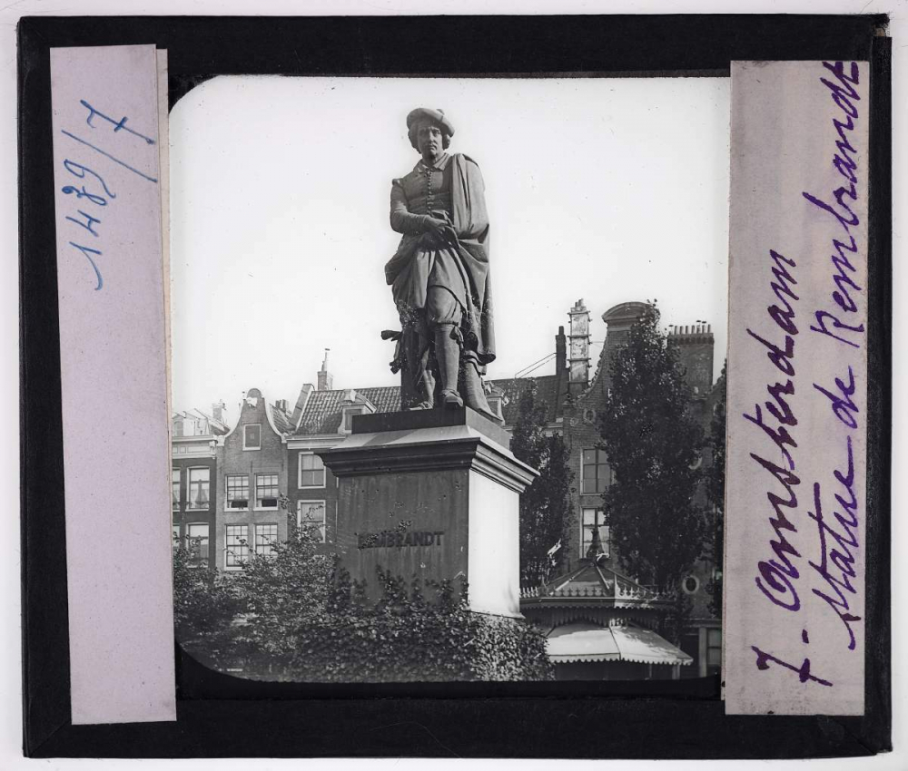 La Hollande. Amsterdam, statue de Rembrandt.