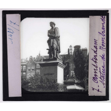 La Hollande. Amsterdam, statue de Rembrandt.