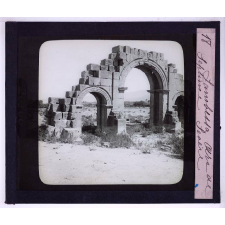 Les Empereurs romains. Lambessa, arc de Septime Sévère.