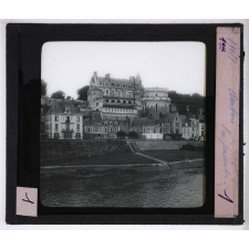 L'Architecture française à l'époque de la Renaissance. 1re série : le style de transition, sous Louis XII et François Ier. Amboise. Vue générale.