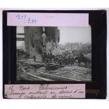 Le Nord en 1918. Valenciennes. Passage construit au-dessus d'un entonnoir de mine.