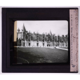 Les Châteaux historiques français. Château de Josselin. Façade sur la cour.